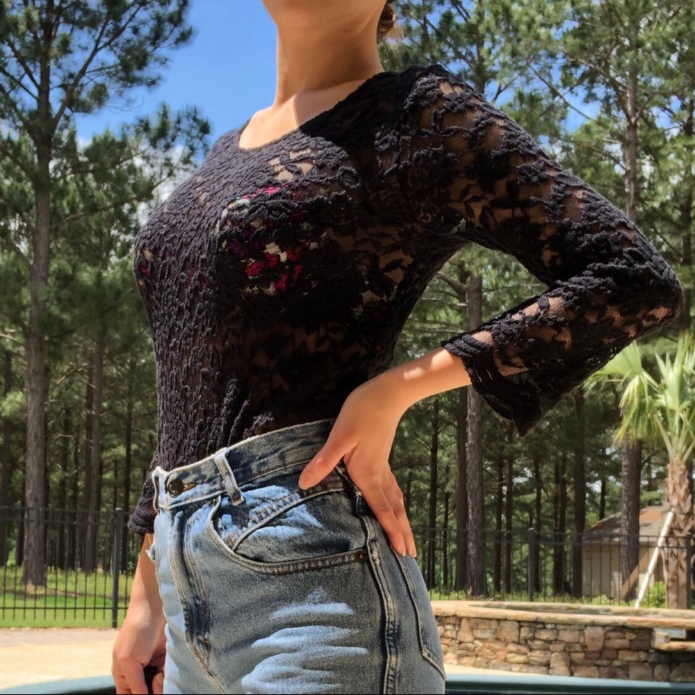 BLACK LACED TOP - Picture 2 of 4